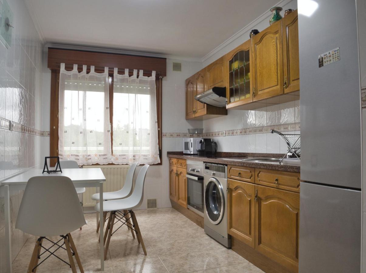 La Villa De Lore, Piso Completo Apto 6 Personas Con Garaje Aviles Luaran gambar