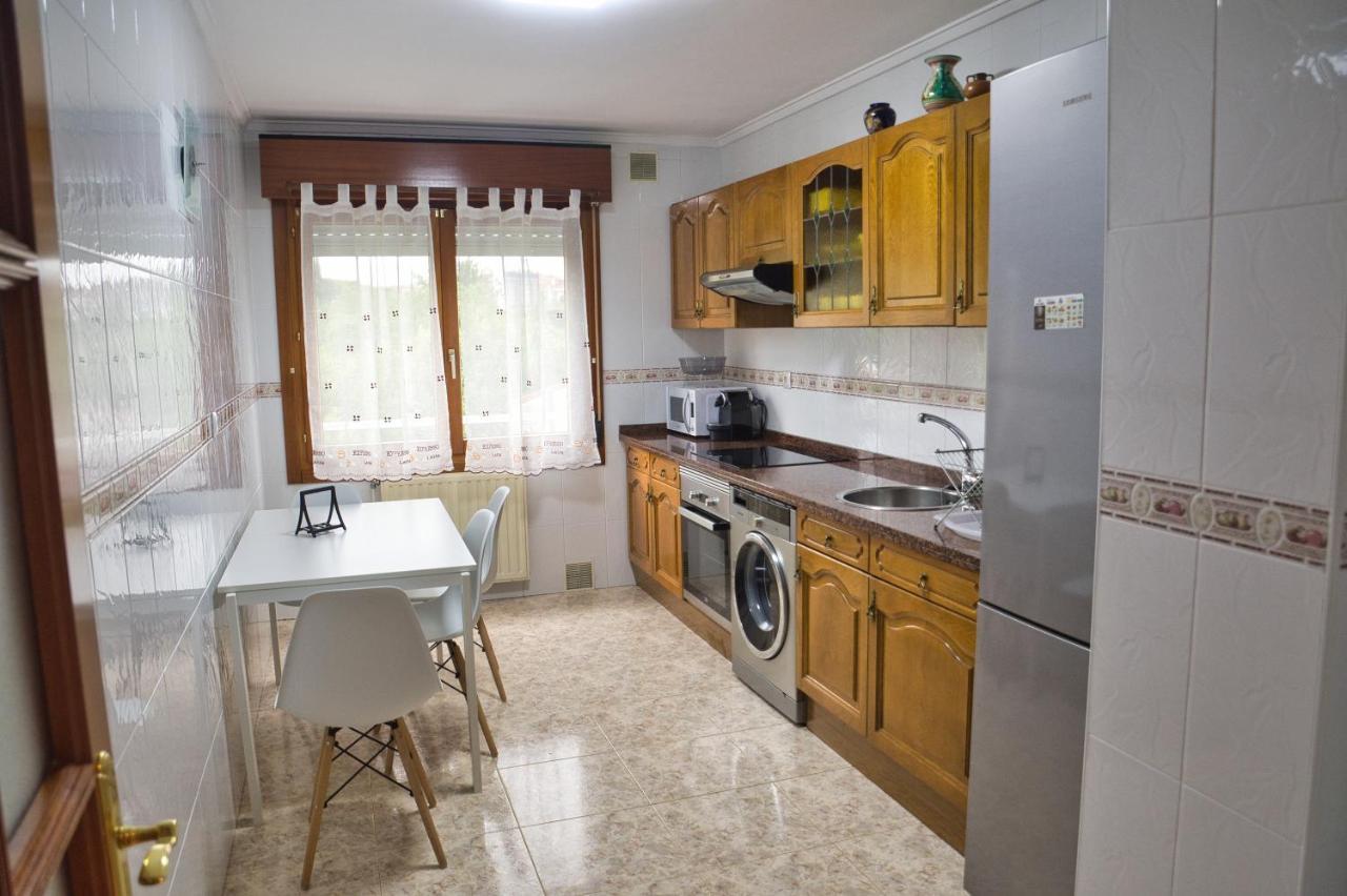 La Villa De Lore, Piso Completo Apto 6 Personas Con Garaje Aviles Luaran gambar