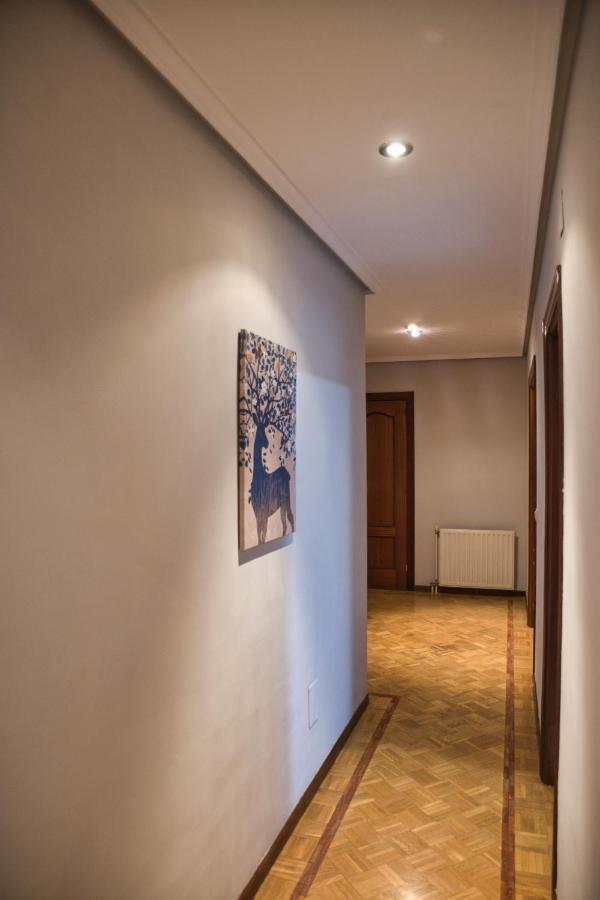 La Villa De Lore, Piso Completo Apto 6 Personas Con Garaje Aviles Luaran gambar